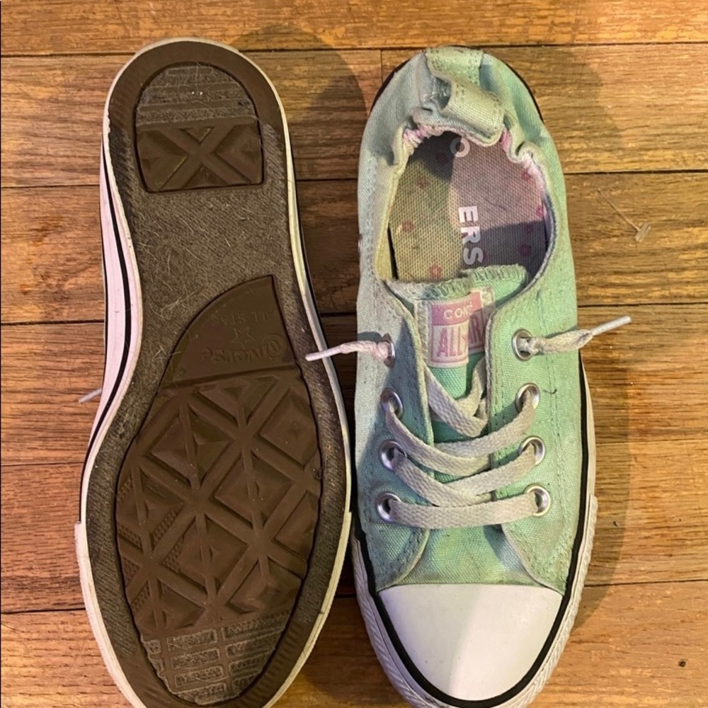 Converse - Picture 2 of 3